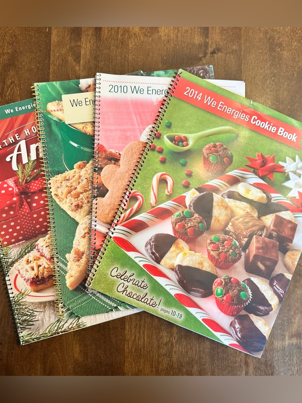 We Energies Cookie Books - Bundle of 4 Christmas Cookies Wisconsin
